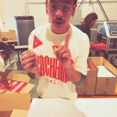 ❌Ils arrivent !❌

😍Ils sont tout chauds tout beaux. 😍

🤜 Les 300 vinyles collector en édition limitée sont tous numérotés.

🤜 Et il y aura 2 chanceux pour venir à @lacigaleofficiel  le 31.01.26. 4 billets sont insérés au hasard !

🤜 Tu as précommandé ton précieux ? 
🤜 Et ta place pour la Cigale ? Lien des Billets dans la BIO !
🤜 T'en es où ???

@ragetour @epheliderp @b_side_factory
