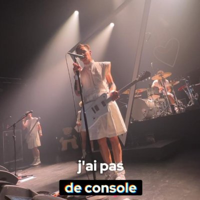 Nous avons la chance de tourner avec un CREW incroyable ❤️‍🔥
Merci à toutes celles et ceux qui sauvent dans l’ombre nos Lives quand plus rien ne fonctionne 🥴❤️
Big UP à toute notre équipe technique d’Amour ❤️

🎥 @julienbellamy 

#live #crew #tour