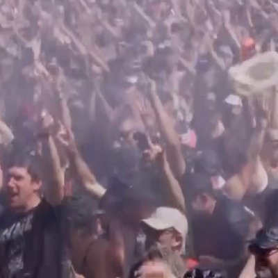 ❌ 1 jour = 1 titre ❌

Maintenant que l'album est sorti, on a envie de vous partager une histoire pour chaque titre.

🤜 Aujourd'hui = SUIS-MOI BABY !

🎥 @alexbprod 🎥
Mix & Rec @charles_de_schutter 
Master @jettgalindo 
Tour Booking @ragetour 
Promo @epheliderp 

#tourlife #newtour #resettour #tournée #cachemiremusic #rockfrancais #livemusic #concert #rockinde #groupederock #rocknroll #musiquefrançaise #scenefrancaise